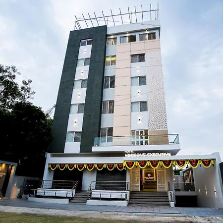 Hotel Veesons Executive Solapur Dış mekan fotoğraf