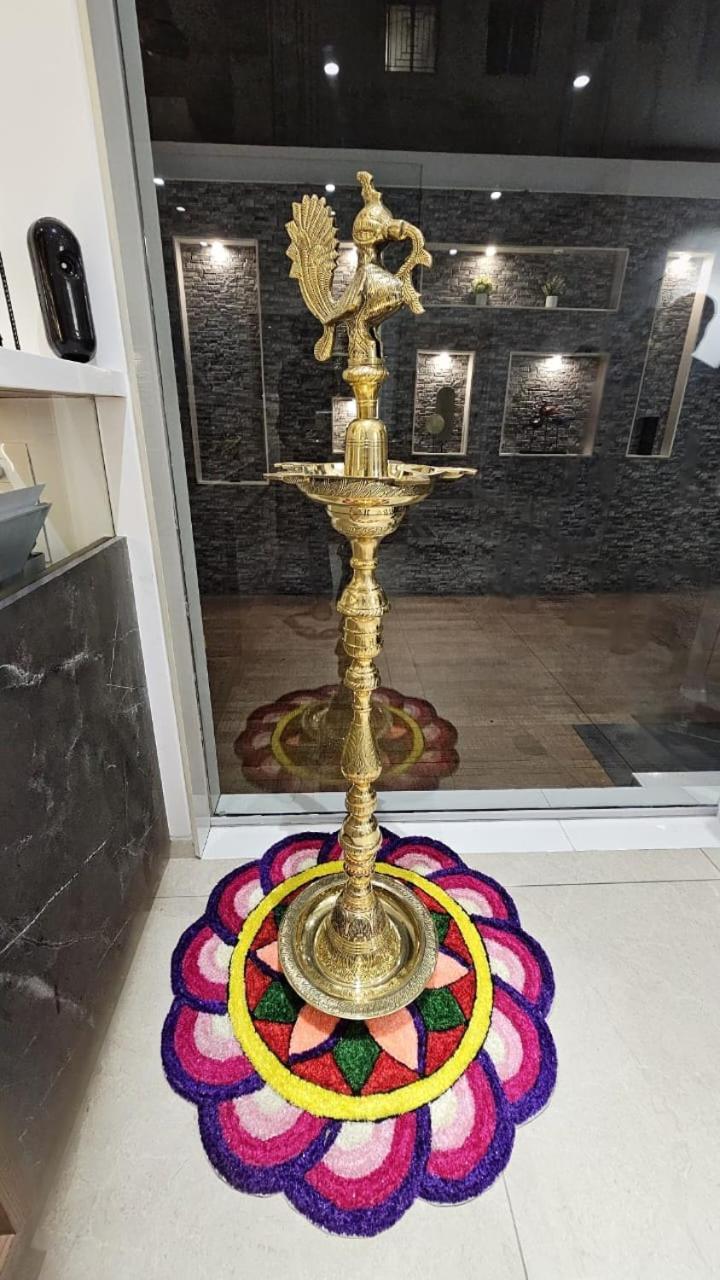 Hotel Veesons Executive Solapur Dış mekan fotoğraf