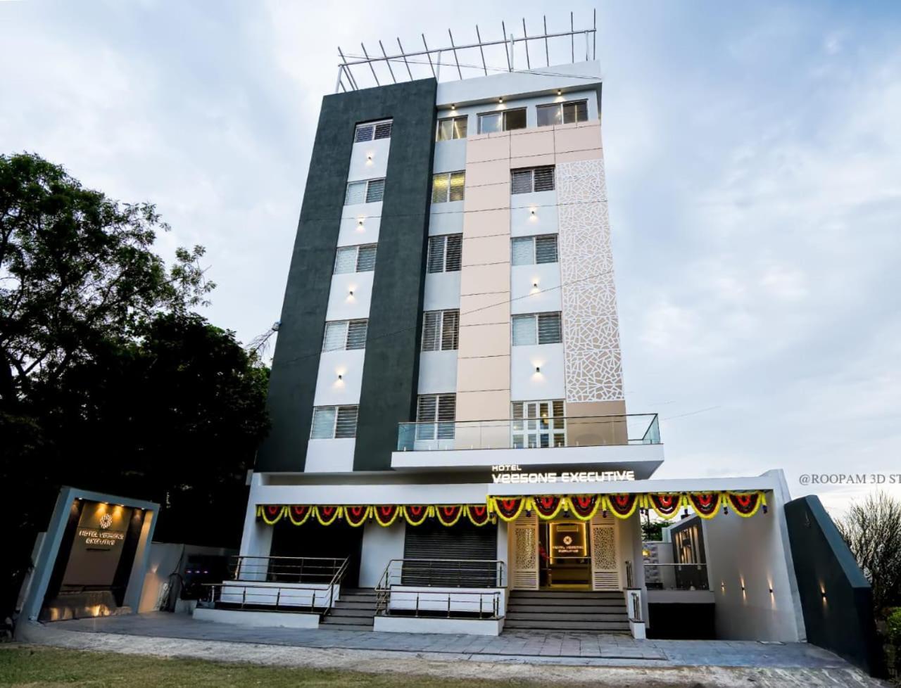 Hotel Veesons Executive Solapur Dış mekan fotoğraf